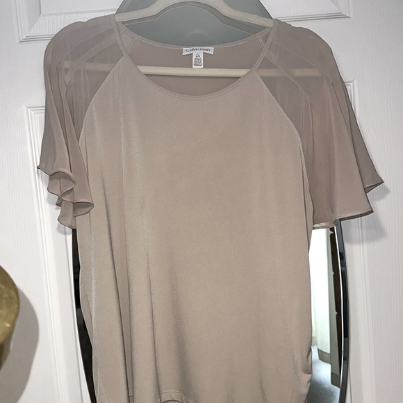 Calvin Klein women’s blouse size Large. In amazing condition. Only worn once. 🤎 - Picture 1 of 4